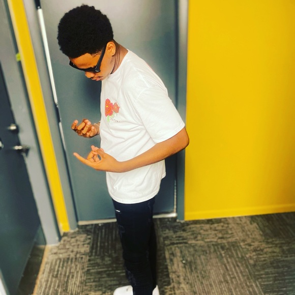 Meet your Posher, Davarus - Picture 1 of 1